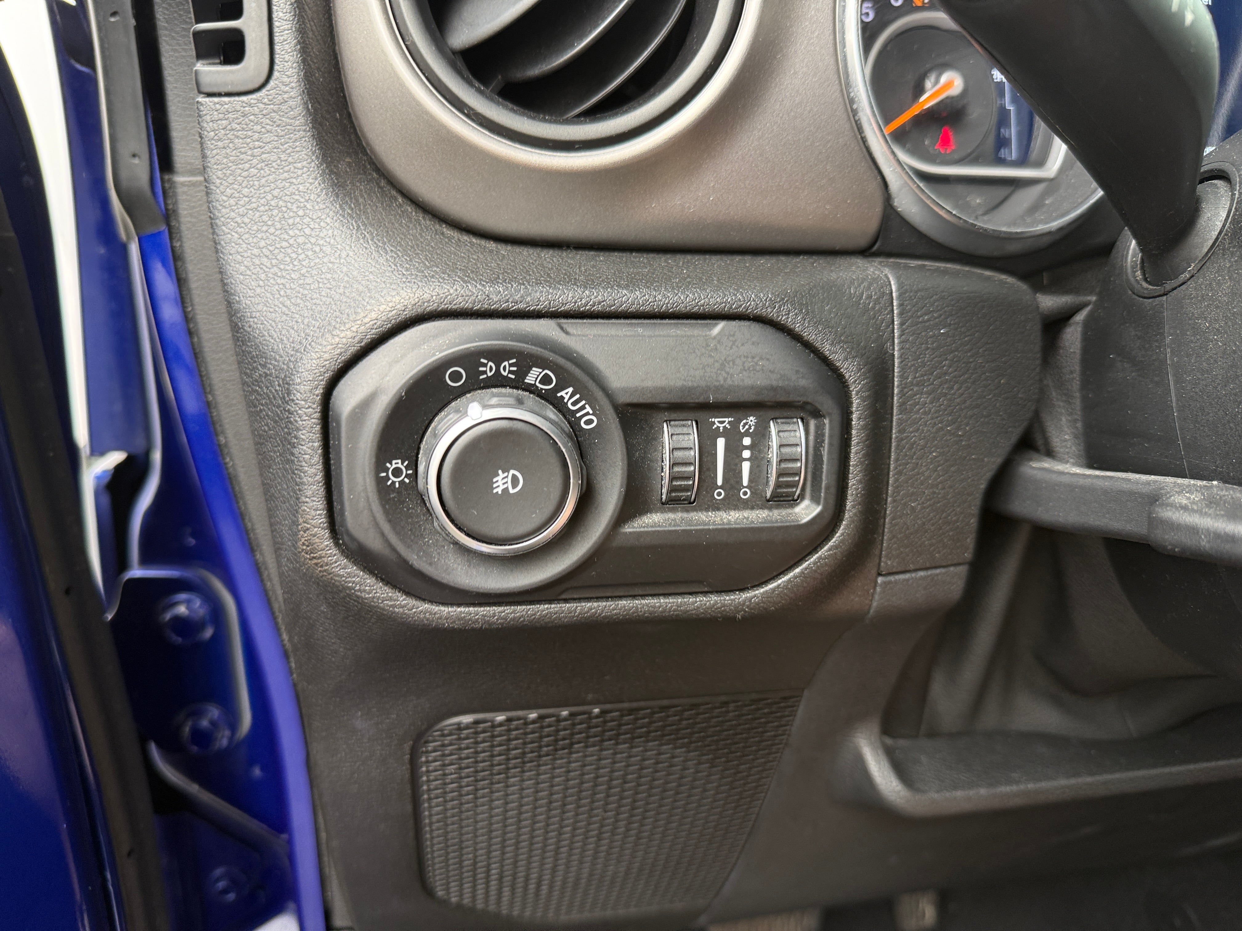 jeep wrangler unlimited 2020 1C4HJXDG5LW170890 image jeep wrangler unlimited 2020 1C4HJXDG5LW170890 image